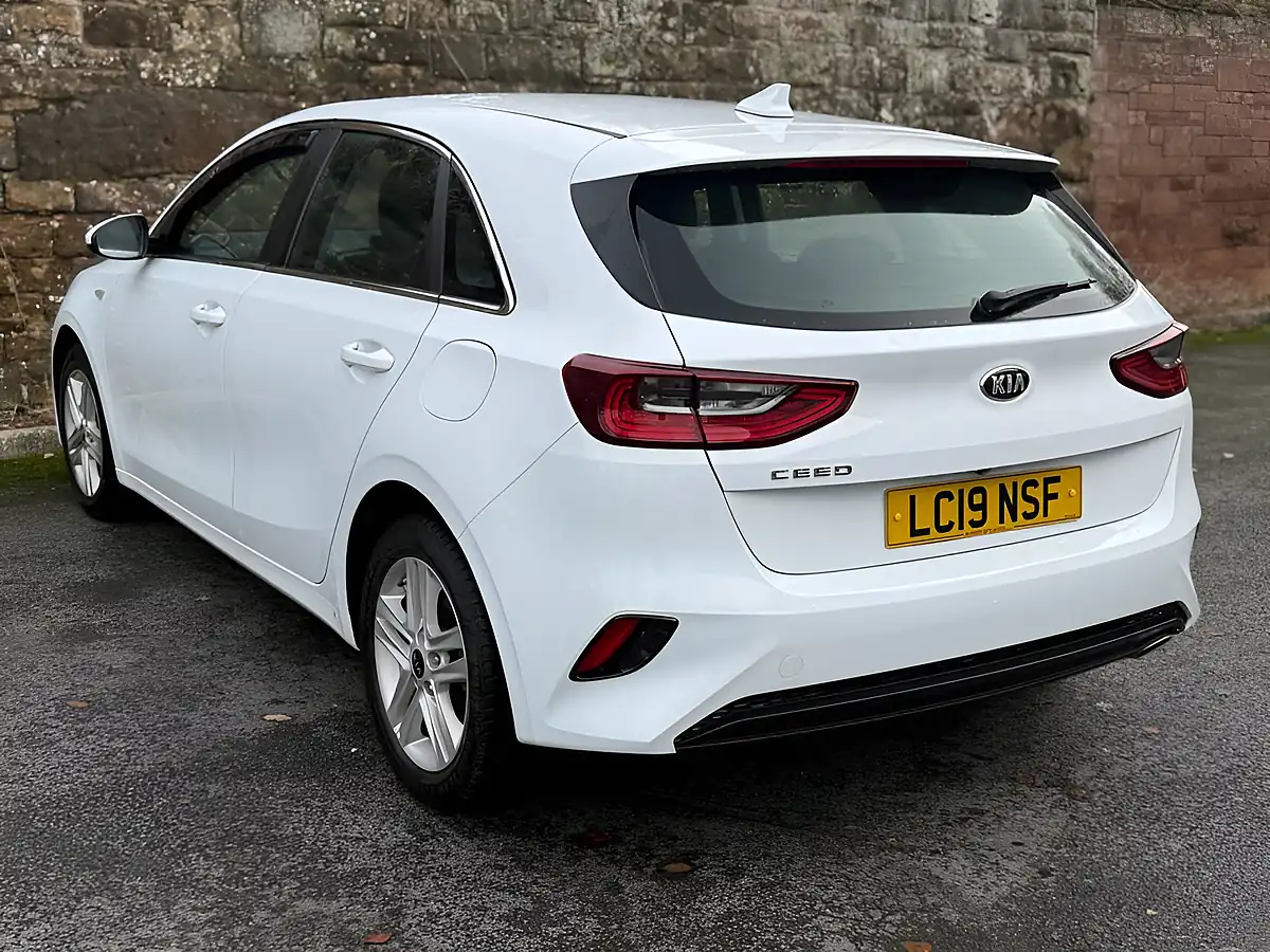 Used 2019 Kia Ceed Eco 2 White - Interior and Exterior details 10