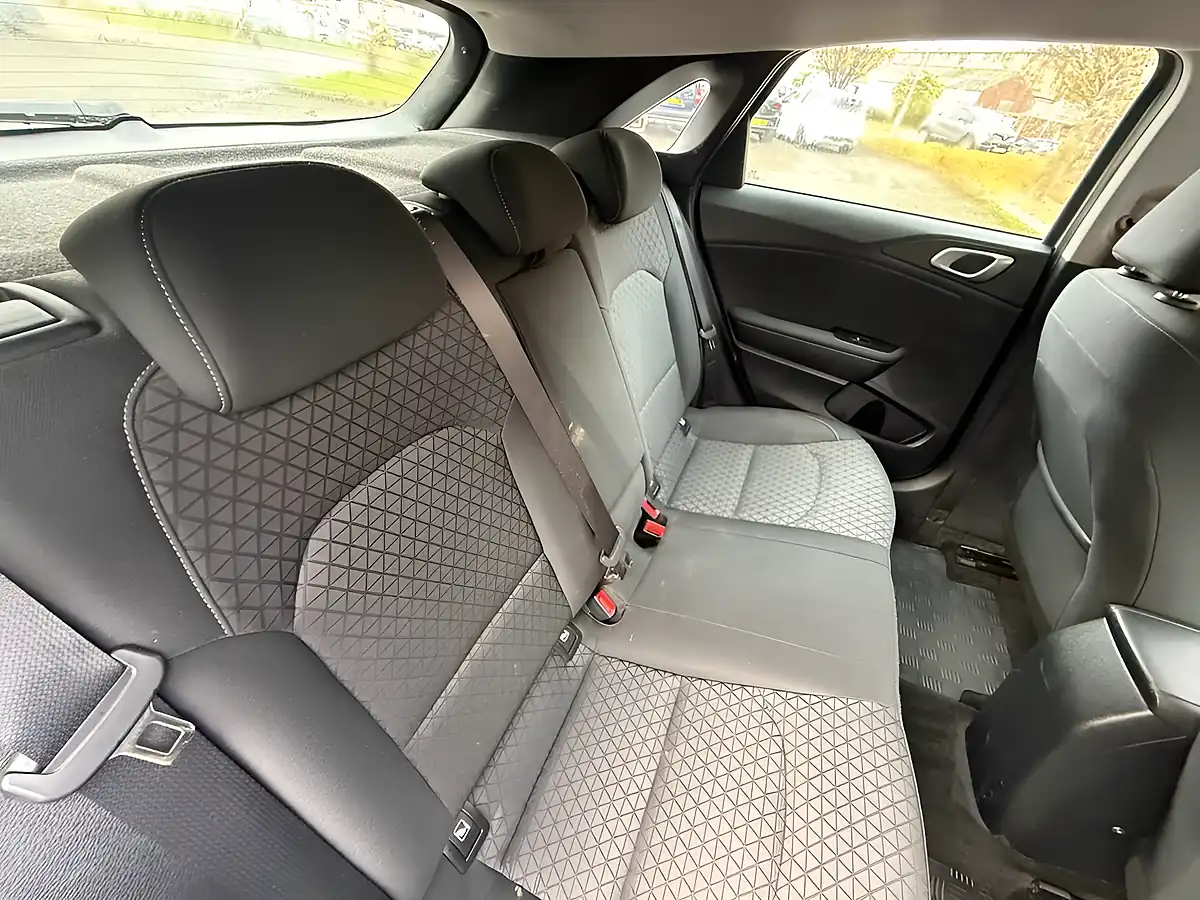 Used 2019 Kia Ceed Eco 2 White - Interior and Exterior details 13
