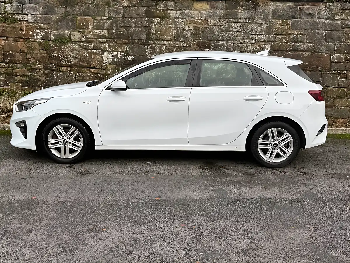 Used 2019 Kia Ceed Eco 2 White - Interior and Exterior details 7