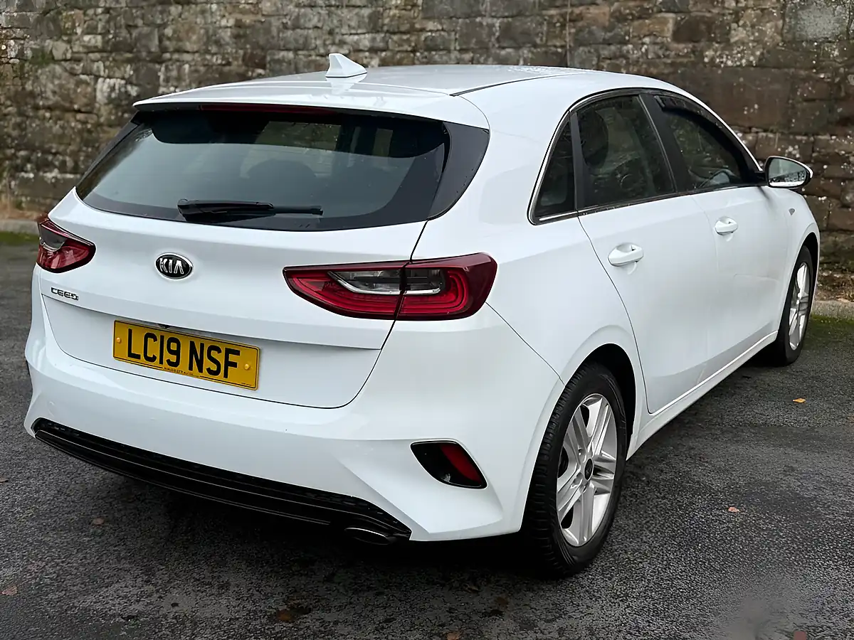Used 2019 Kia Ceed Eco 2 White - Interior and Exterior details 8