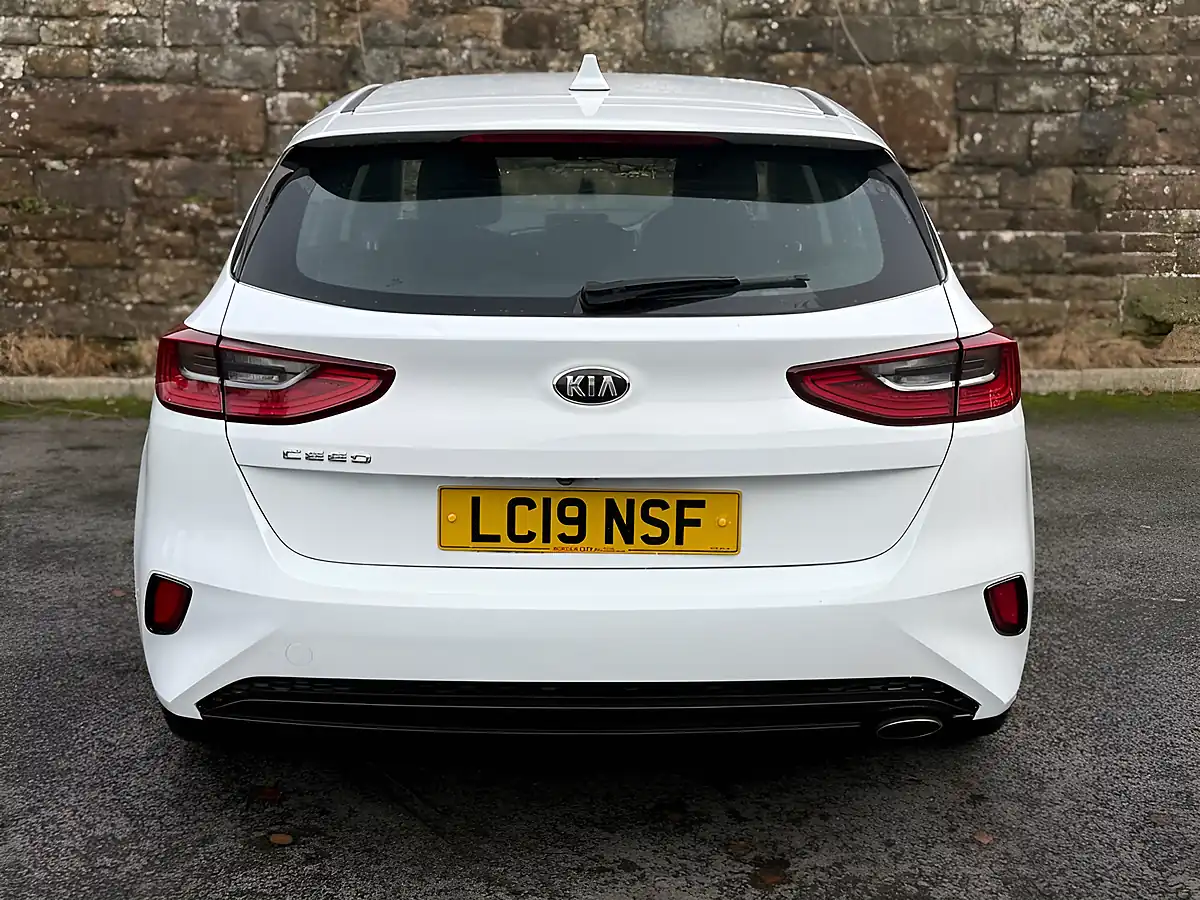 Used 2019 Kia Ceed Eco 2 White - Interior and Exterior details 9