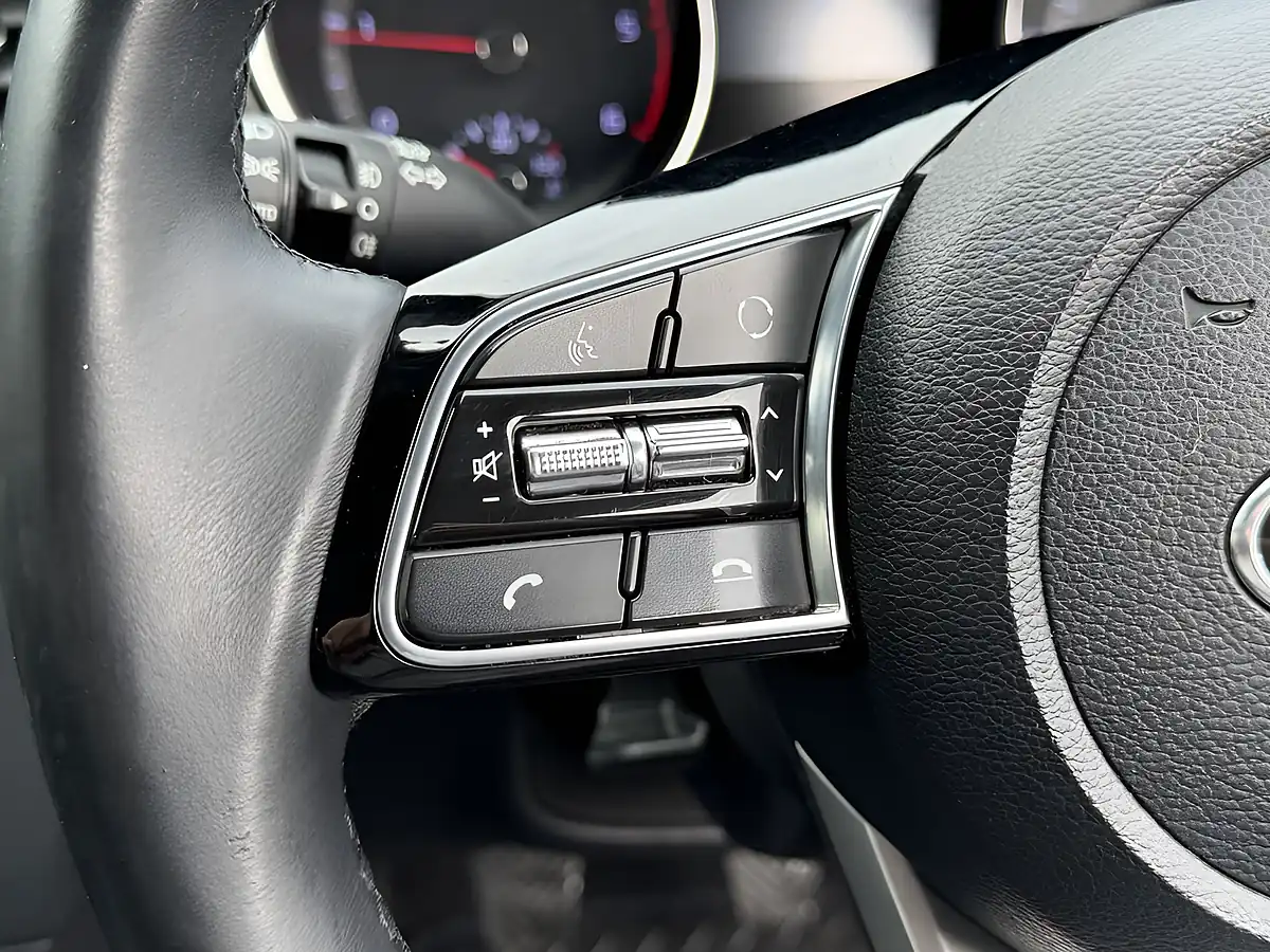 Used 2019 Kia Ceed Eco 2 White - Interior and Exterior details 13