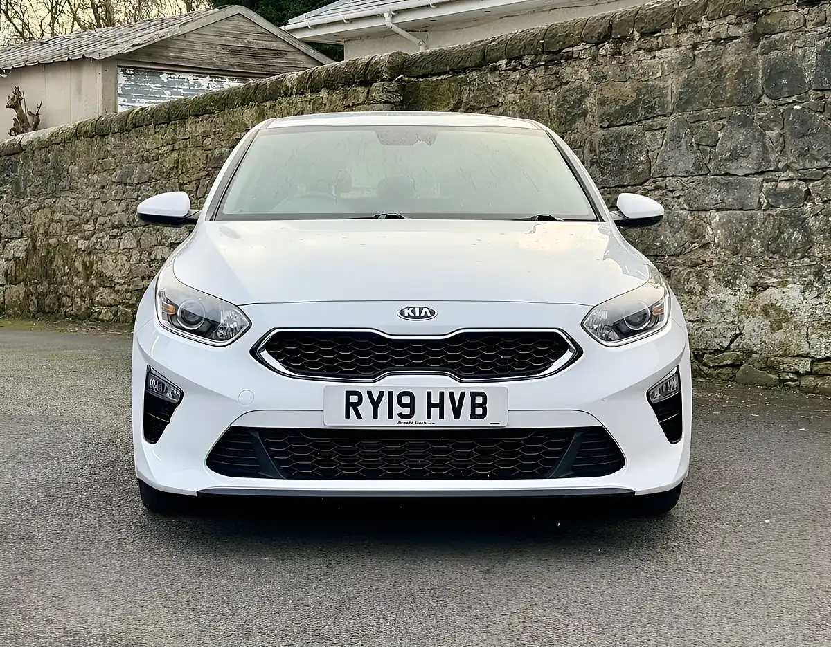 Used 2019 Kia Ceed Eco 2 White - Interior and Exterior details 3