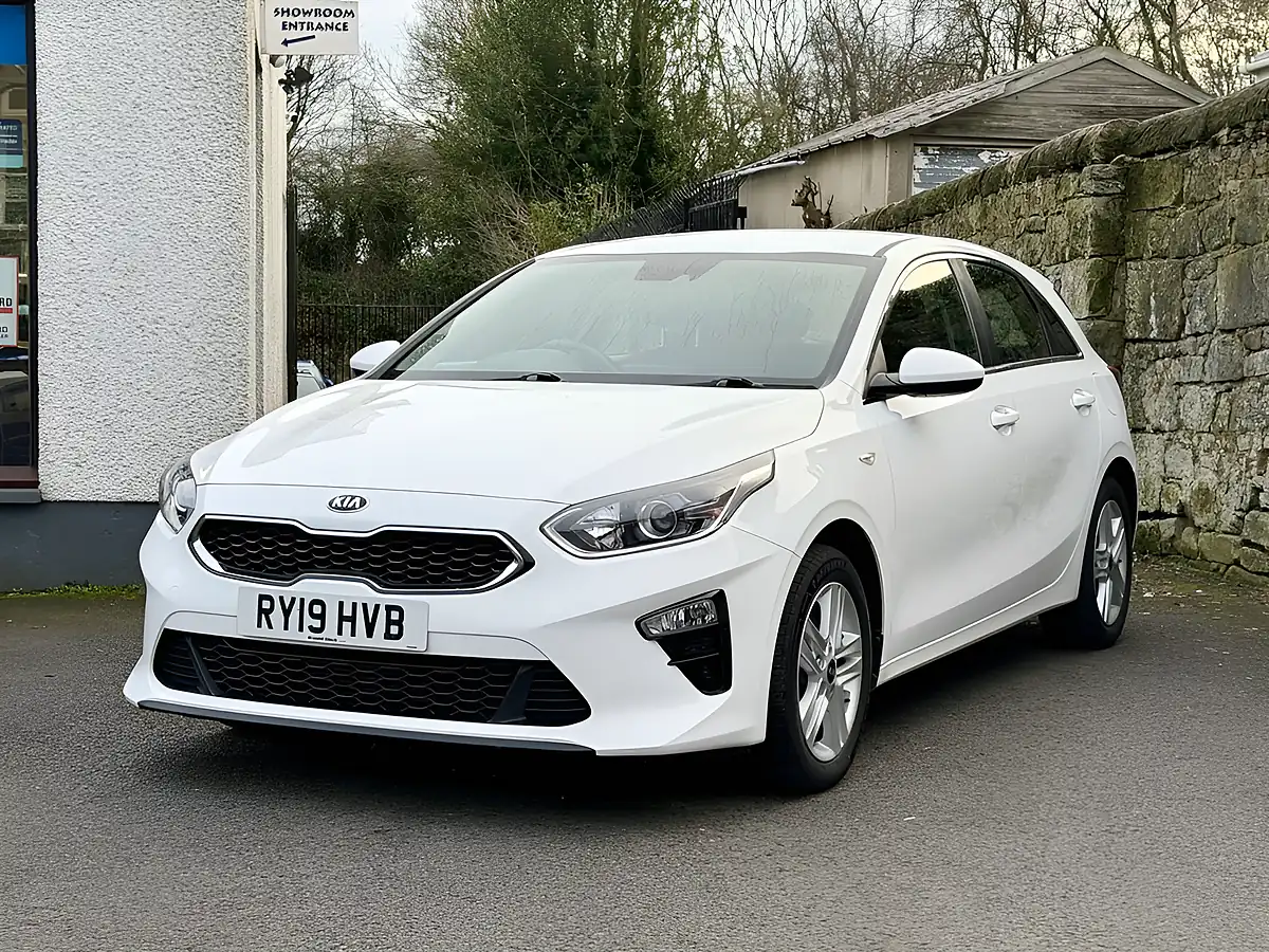 Used 2019 Kia Ceed Eco 2 White - Interior and Exterior details 4