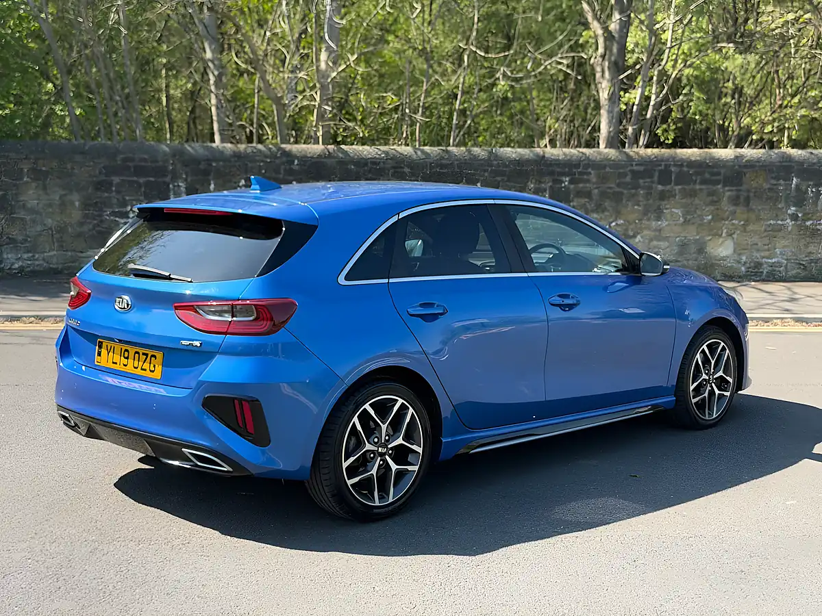 Used 2019 Kia Ceed GT-Line Blue - Interior and Exterior details 11