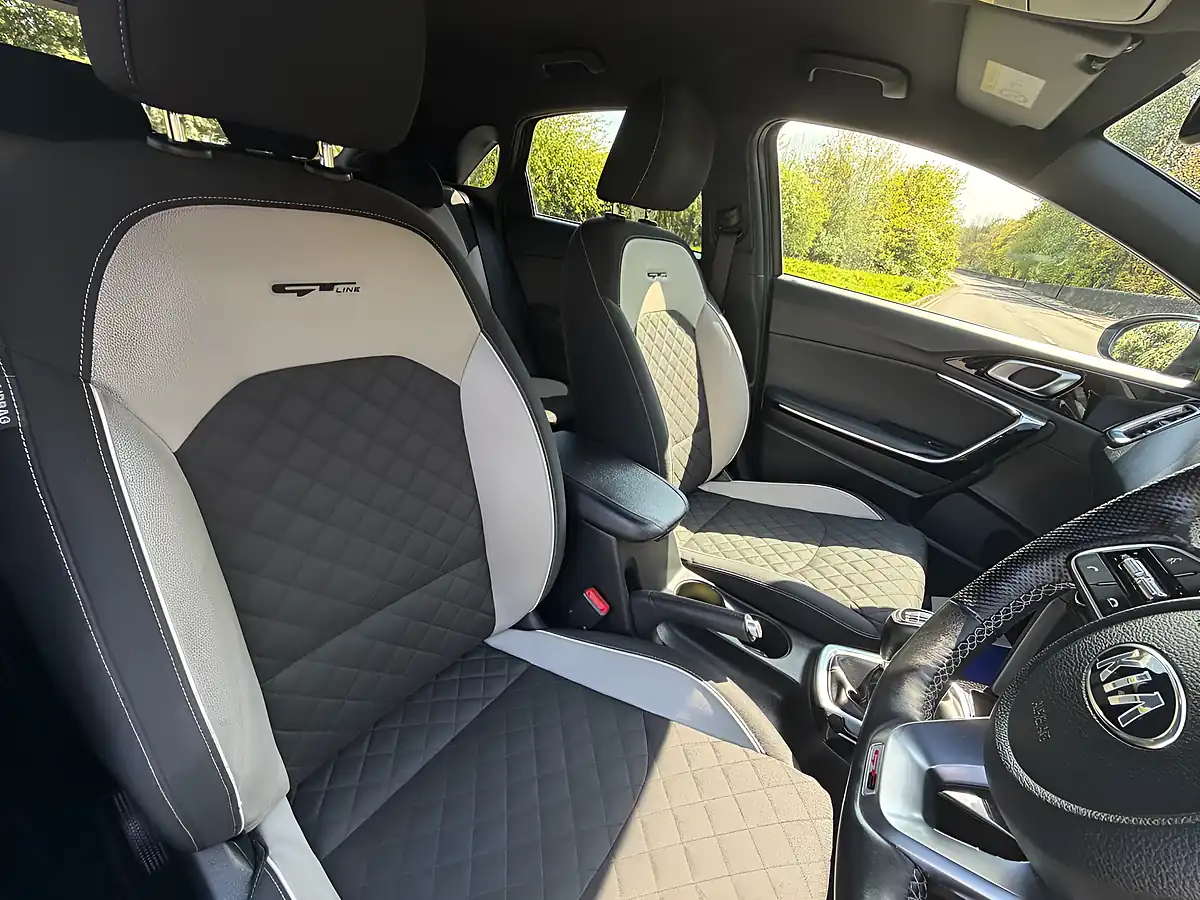 Used 2019 Kia Ceed GT-Line Blue - Interior and Exterior details 19