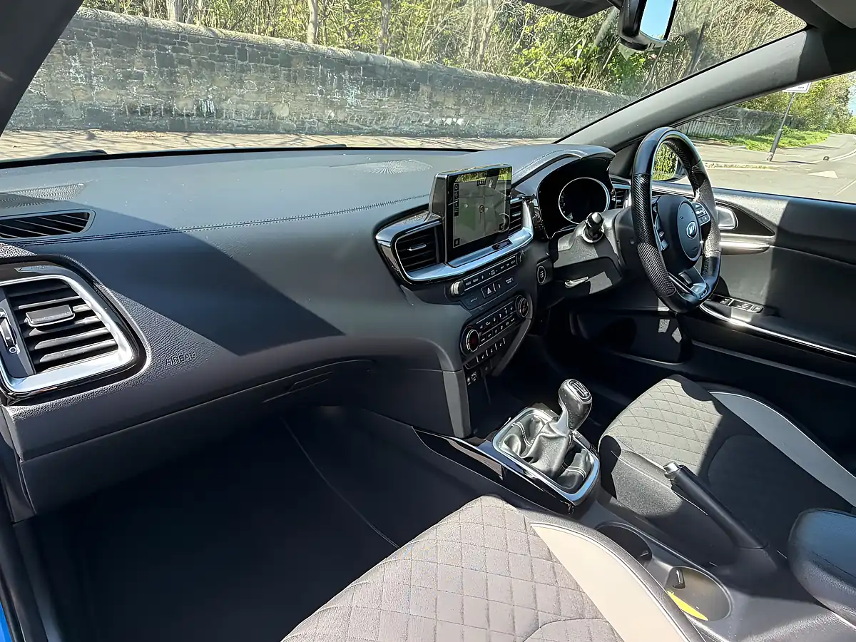 Used 2019 Kia Ceed GT-Line Blue - Interior and Exterior details 20