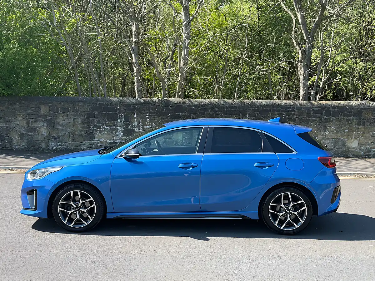 Used 2019 Kia Ceed GT-Line Blue - Interior and Exterior details 8
