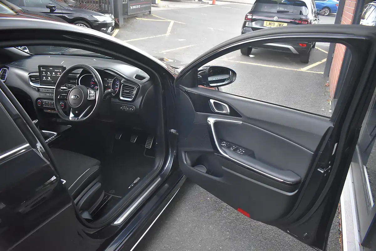 Used 2019 Kia Ceed GT-Line Phantom Black - Interior and Exterior details 16