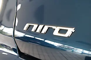 Used 2019 Kia Niro 2 Ocean Blue - Interior and Exterior details 10