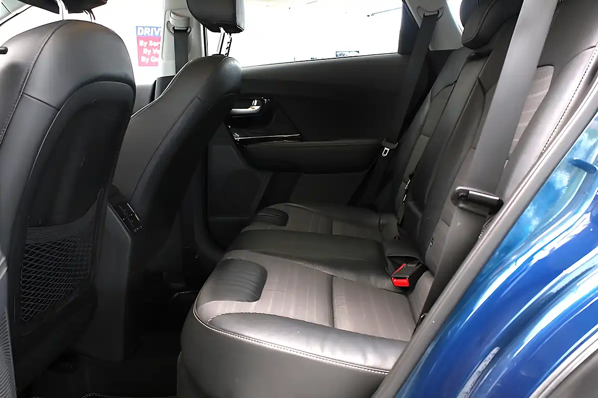 Used 2019 Kia Niro 2 Ocean Blue - Interior and Exterior details 13