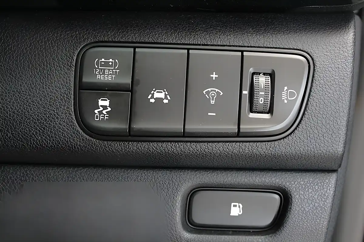 Used 2019 Kia Niro 2 Ocean Blue - Interior and Exterior details 19