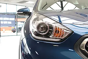 Used 2019 Kia Niro 2 Ocean Blue - Interior and Exterior details 7