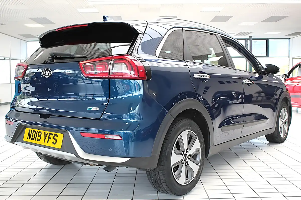 Used 2019 Kia Niro 2 Ocean Blue - Interior and Exterior details 9