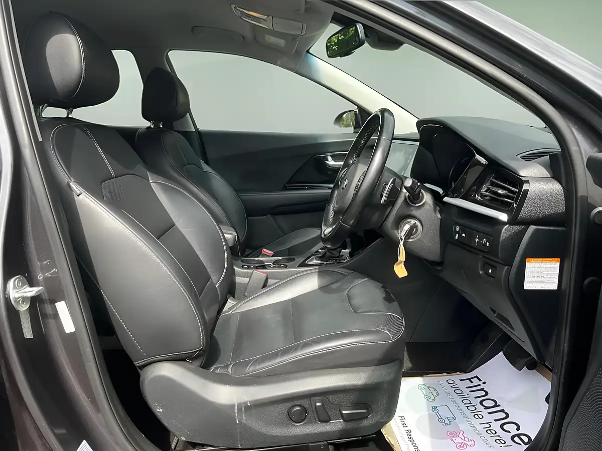 Used 2019 Kia Niro 3 Grey - Interior and Exterior details 12
