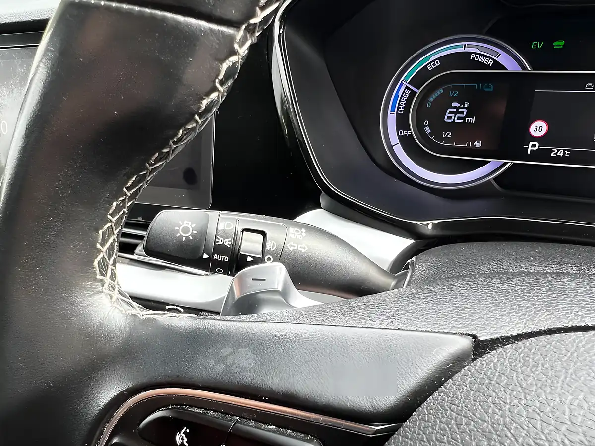 Used 2019 Kia Niro 3 Grey - Interior and Exterior details 15