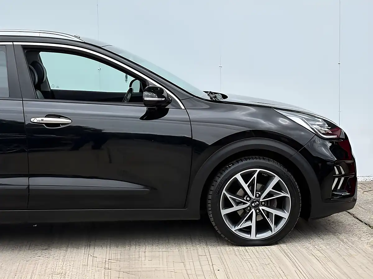 Used 2019 Kia Niro Niro 4 Midnight Black - Interior and Exterior details 14