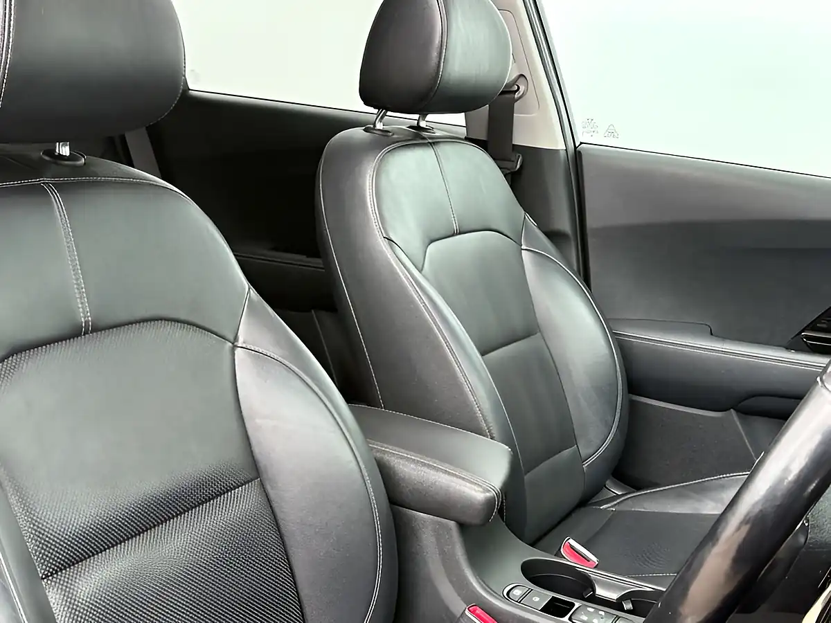 Used 2019 Kia Niro Niro 4 Midnight Black - Interior and Exterior details 15