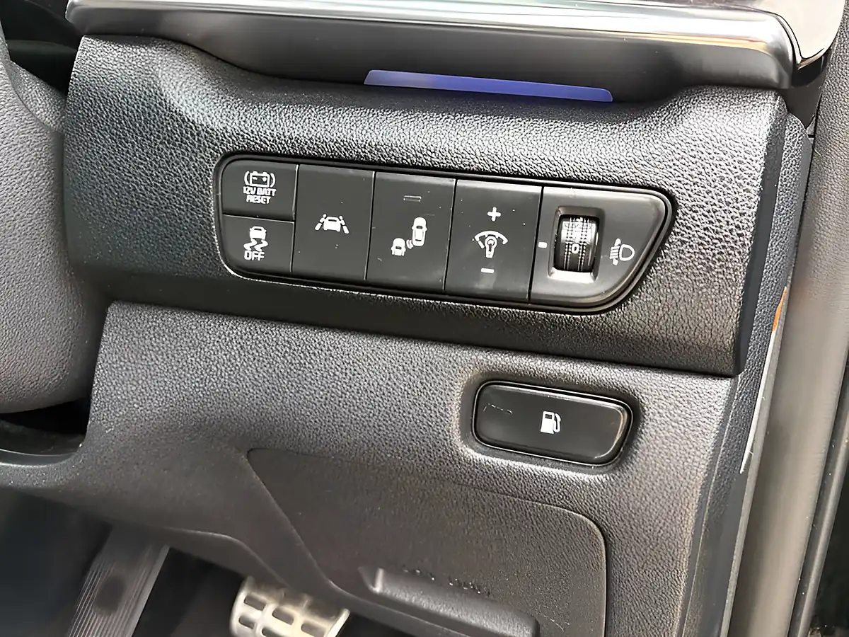 Used 2019 Kia Niro Niro 4 Midnight Black - Interior and Exterior details 18