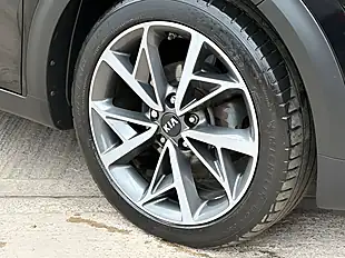 Used 2019 Kia Niro Niro 4 Midnight Black - Interior and Exterior details 7
