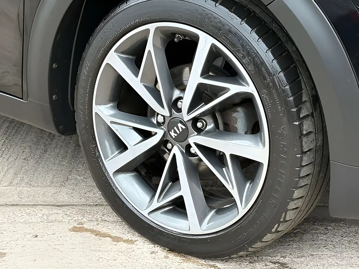 Used 2019 Kia Niro Niro 4 Midnight Black - Interior and Exterior details 7