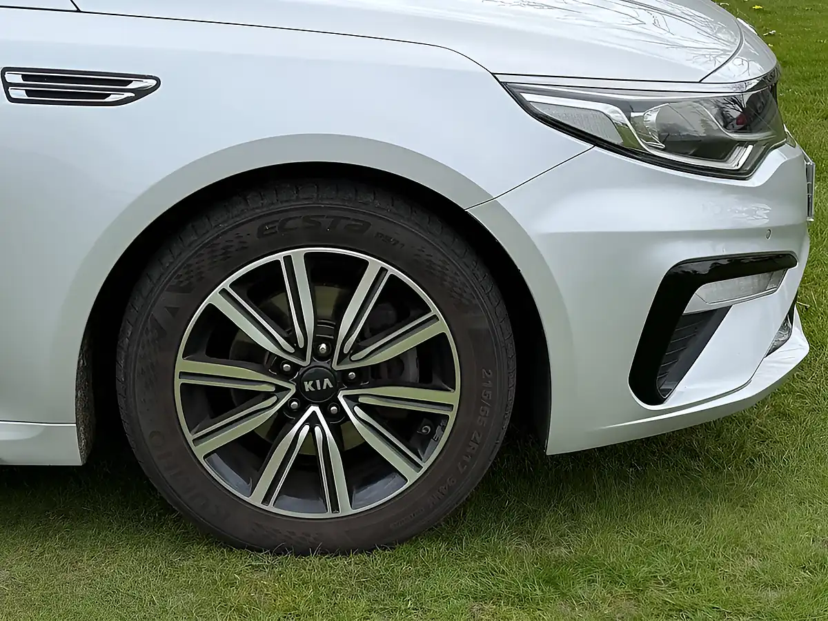 Used 2019 Kia Optima 2 Sportswagon Silver - Interior and Exterior details 8