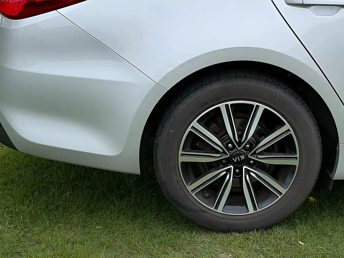 Used 2019 Kia Optima 2 Sportswagon Silver - Interior and Exterior details 9
