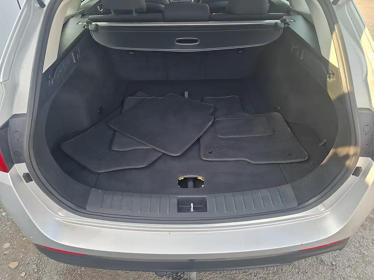 Used 2019 Kia Optima 2 Sportswagon Silver - Interior and Exterior details 17