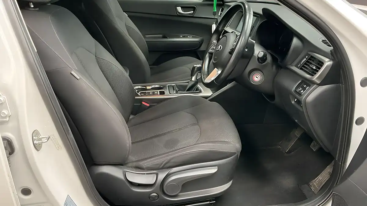 Used 2019 Kia Optima 2 Sportswagon White - Interior and Exterior details 11