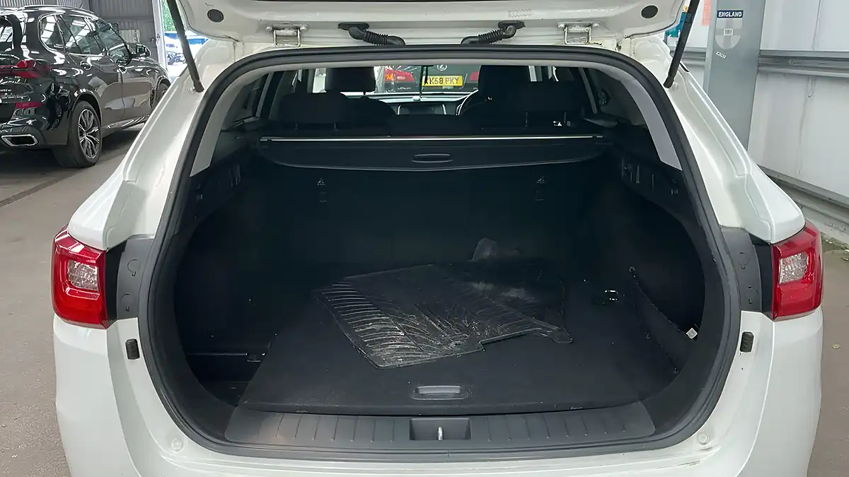 Used 2019 Kia Optima 2 Sportswagon White - Interior and Exterior details 9