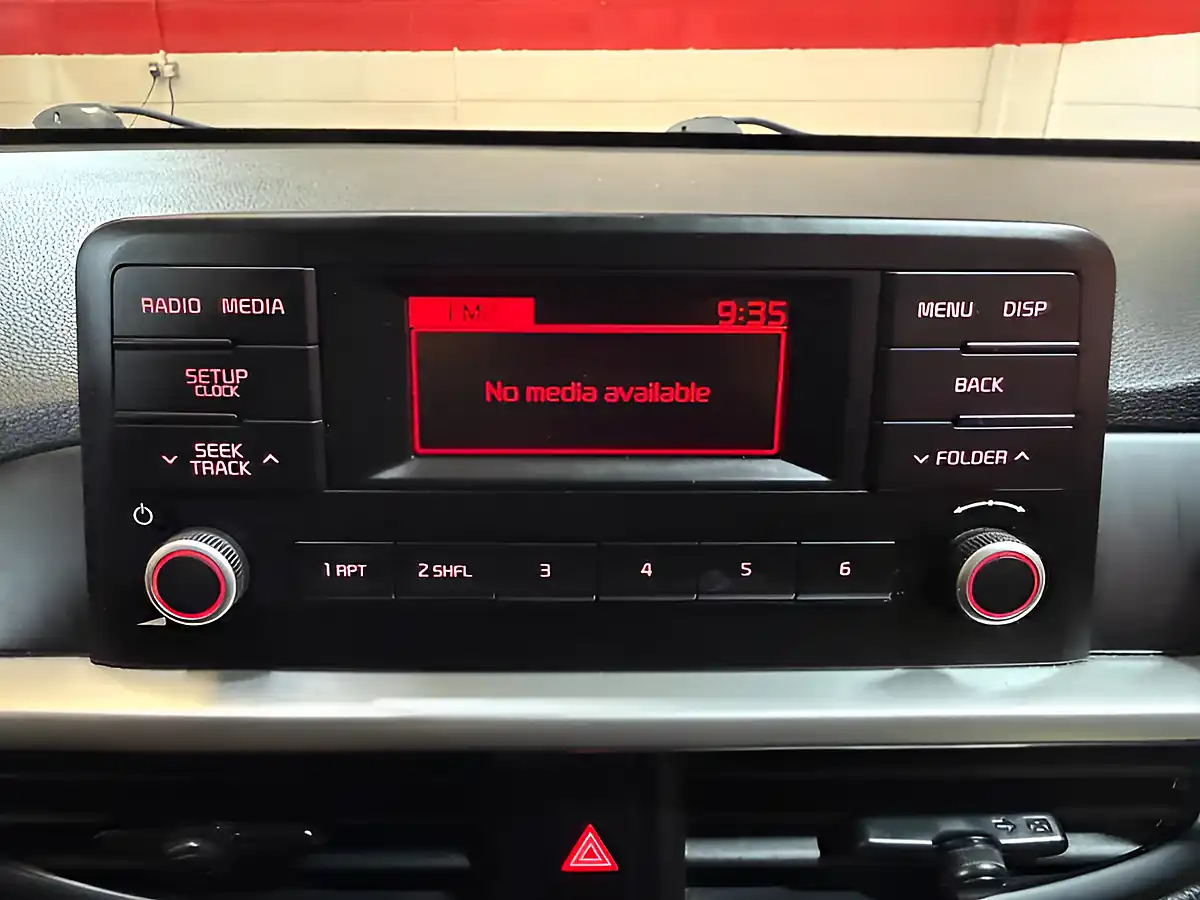 Used 2019 Kia Picanto 1 White - Interior and Exterior details 17