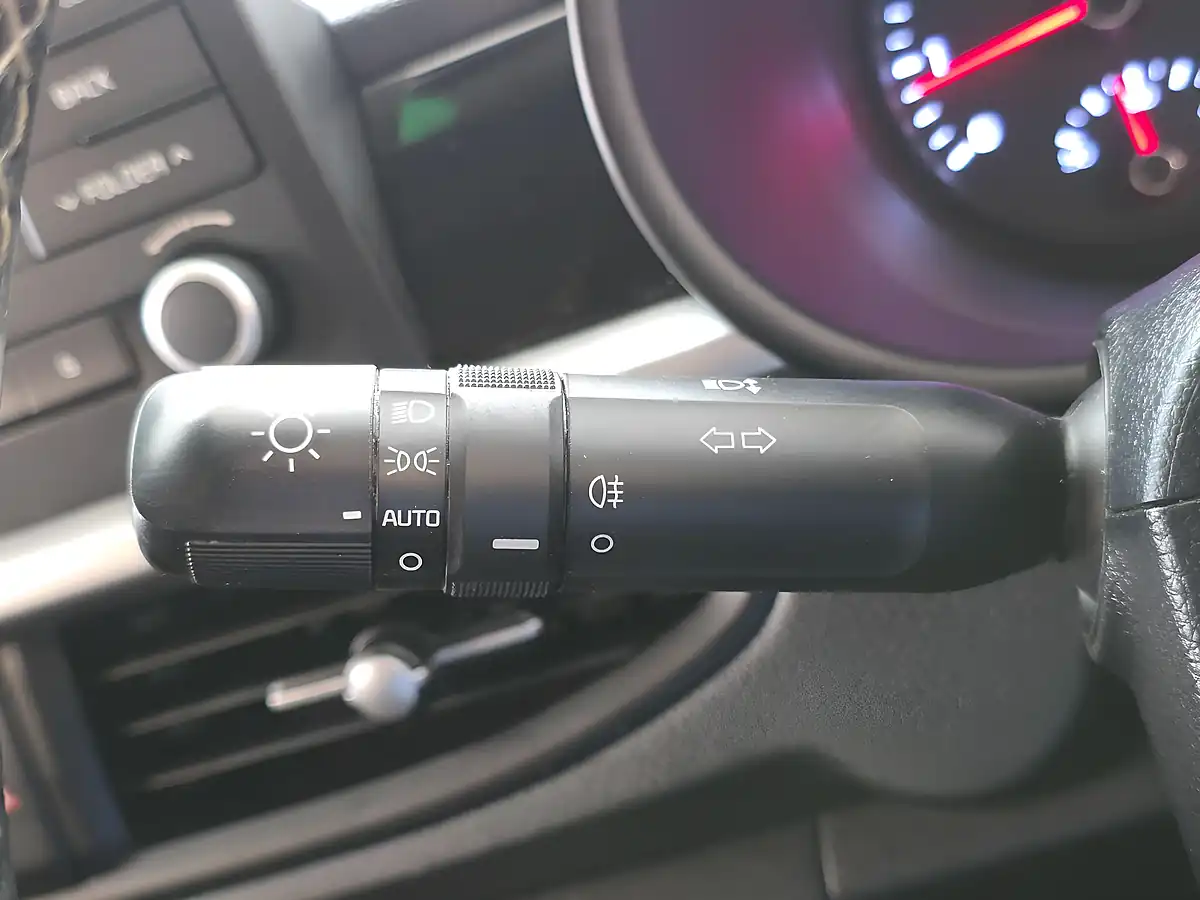 Used 2019 Kia Picanto 2 White - Interior and Exterior details 17