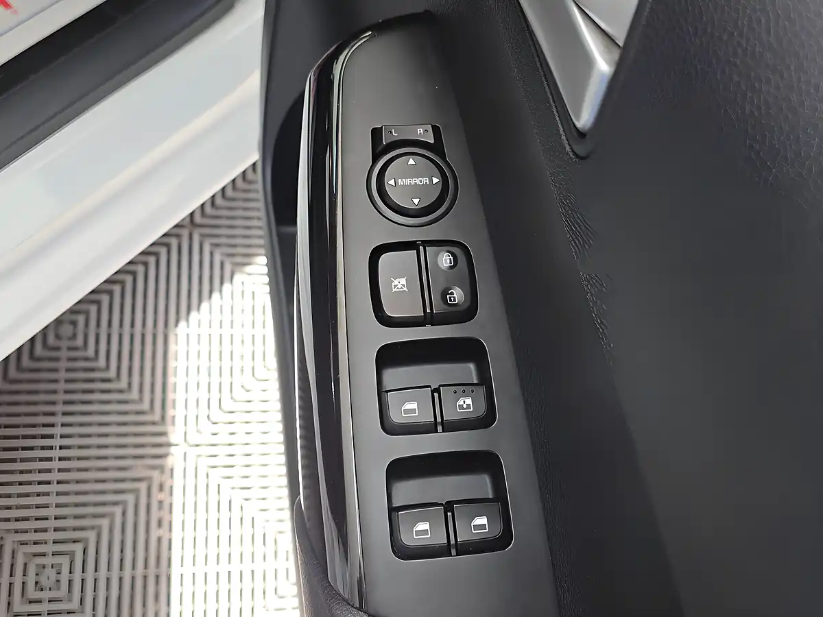 Used 2019 Kia Picanto 2 White - Interior and Exterior details 18