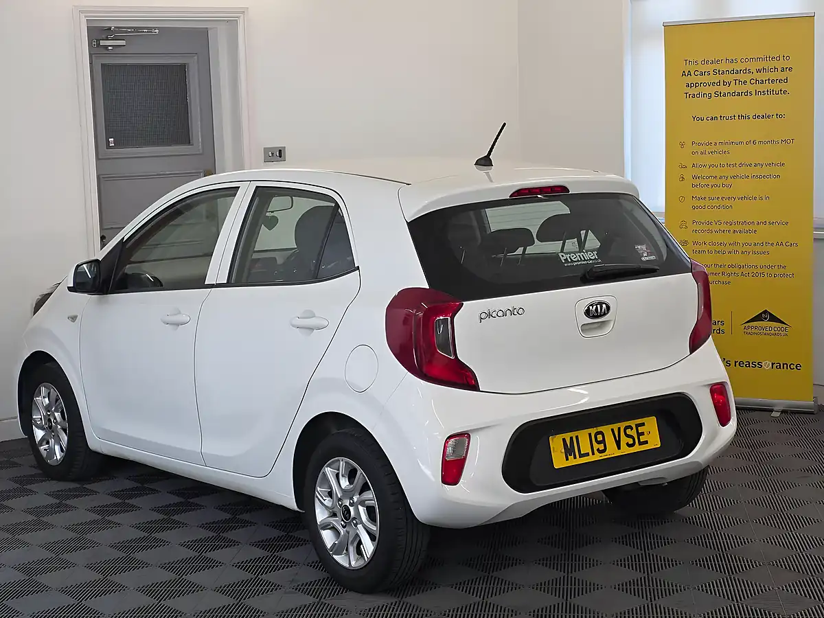 Used 2019 Kia Picanto 2 White - Interior and Exterior details 6