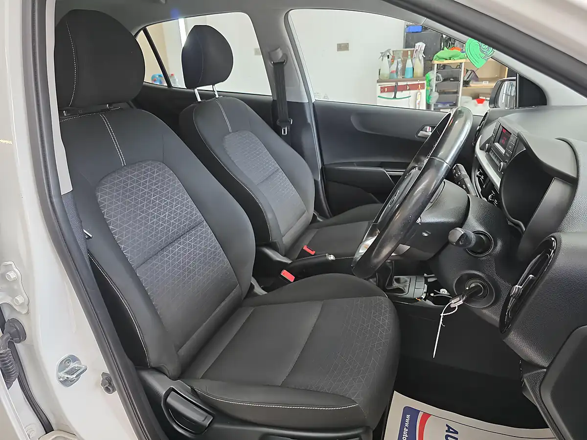 Used 2019 Kia Picanto 2 White - Interior and Exterior details 8