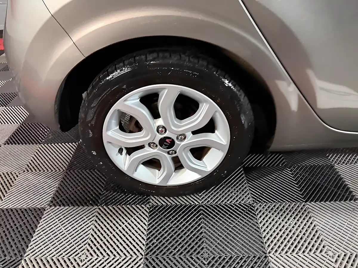 Used 2019 Kia Picanto Titanium Edition Silver - Interior and Exterior details 15