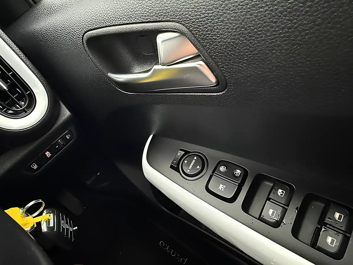 Used 2019 Kia Picanto Wave Blue - Interior and Exterior details 18