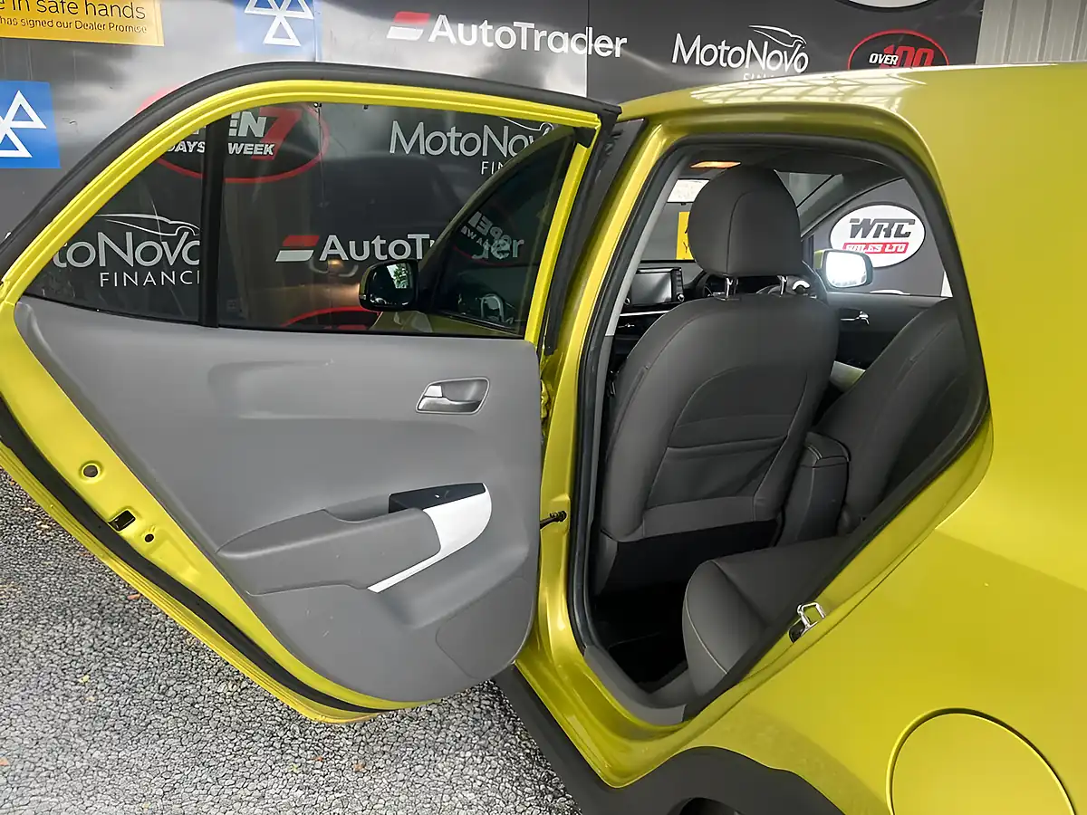 Used 2019 Kia Picanto X-Line Green - Interior and Exterior details 10