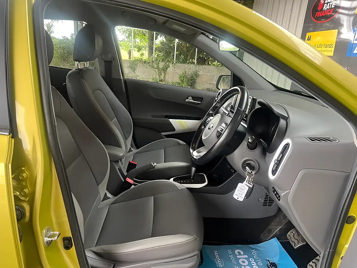 Used 2019 Kia Picanto X-Line Green - Interior and Exterior details 12