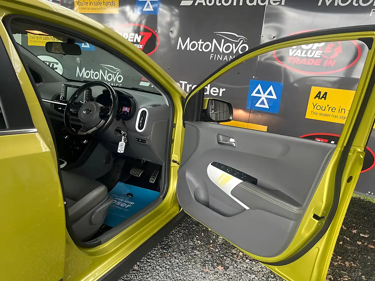 Used 2019 Kia Picanto X-Line Green - Interior and Exterior details 13