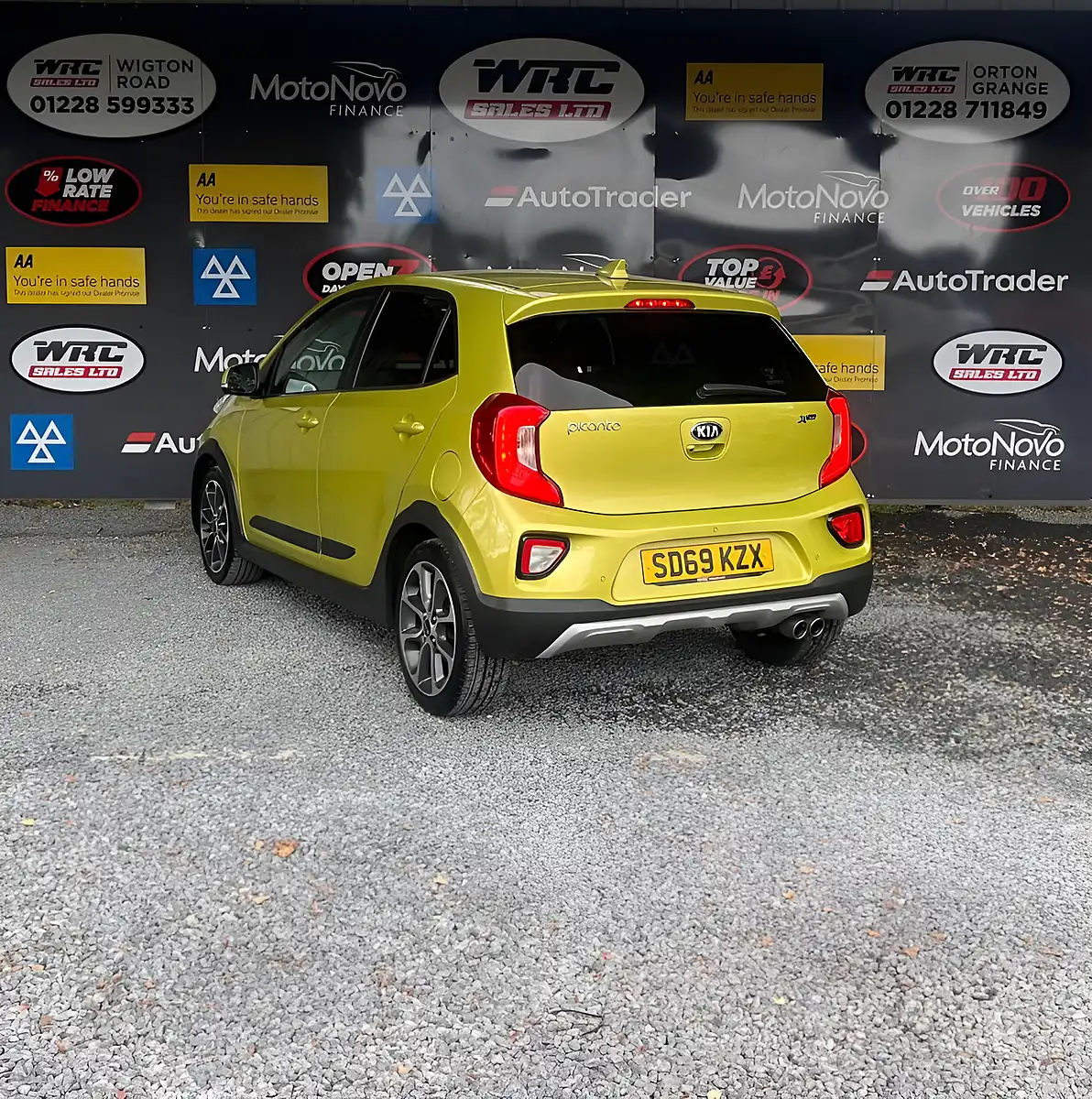 Used 2019 Kia Picanto X-Line Green - Interior and Exterior details 3