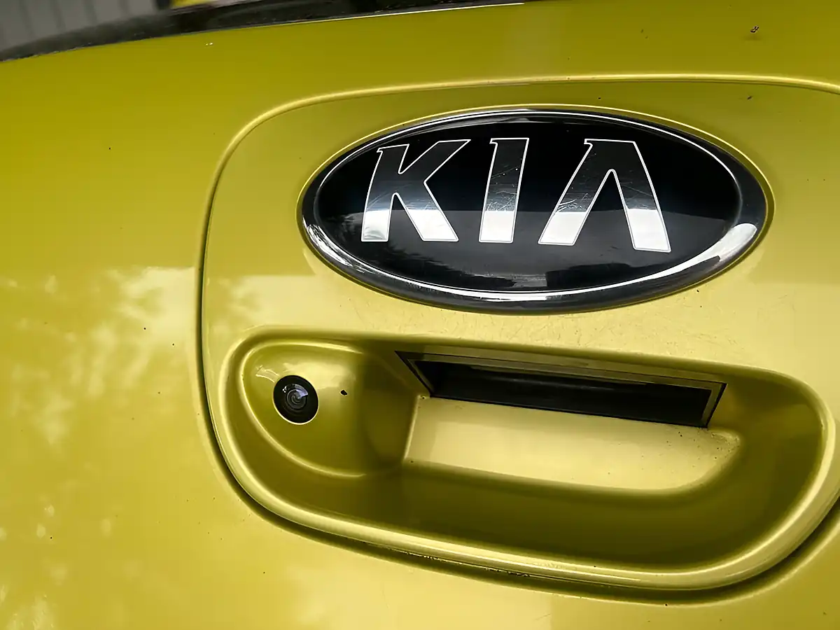 Used 2019 Kia Picanto X-Line Green - Interior and Exterior details 9
