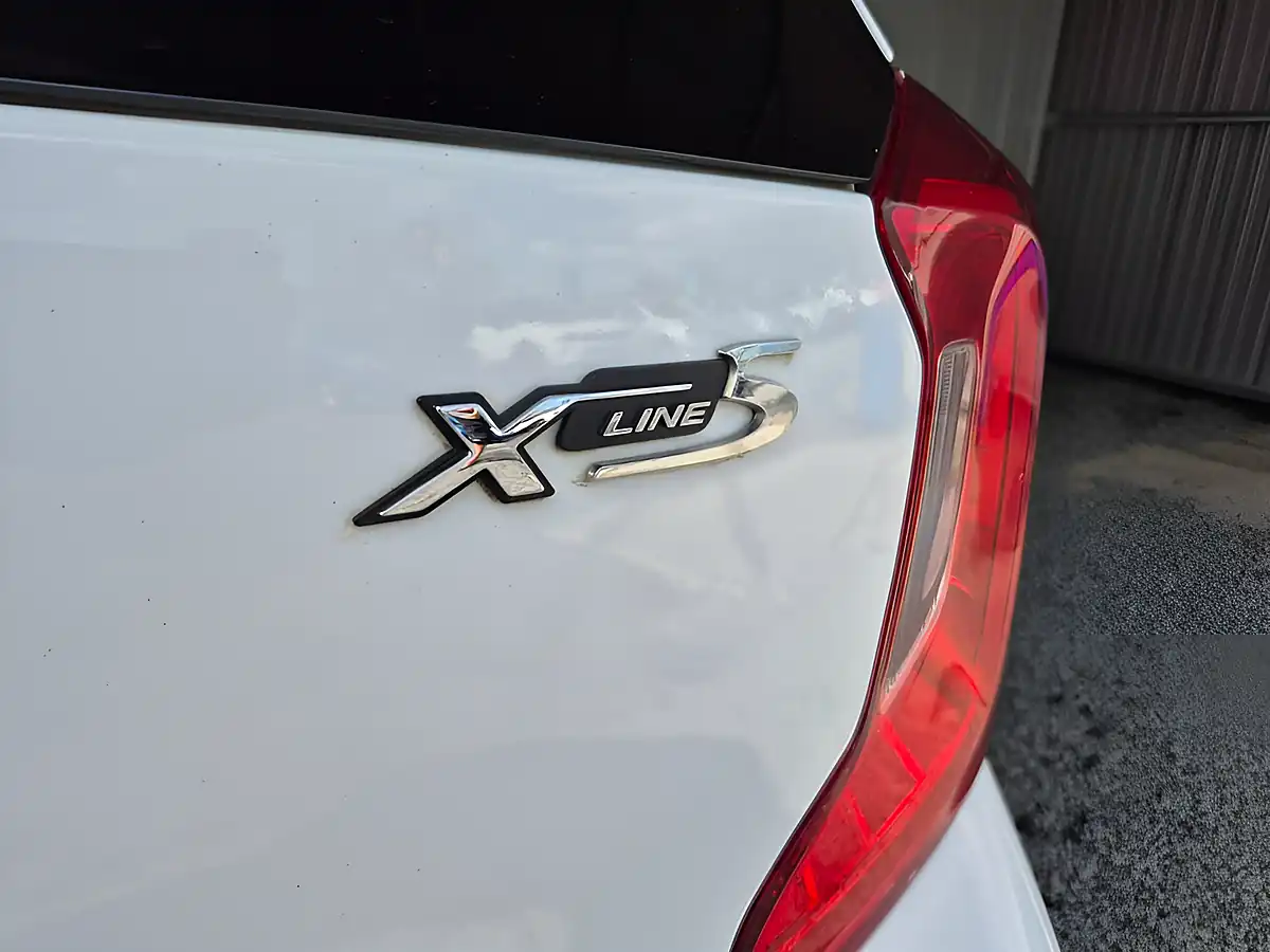 Used 2019 Kia Picanto X Line S White - Interior and Exterior details 14