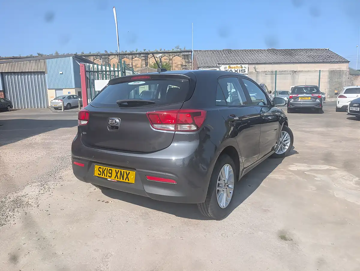 Used 2019 Kia Rio 2 Grey - Interior and Exterior details 3