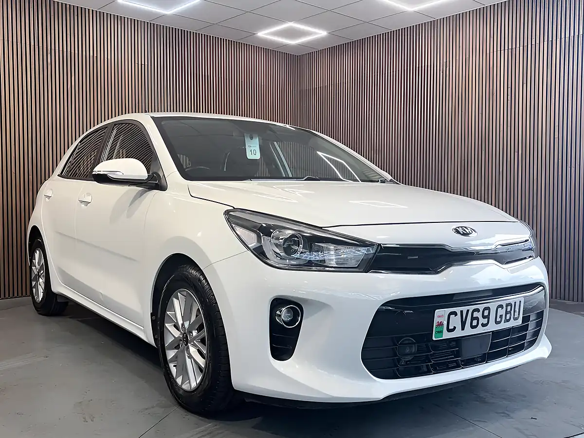Used 2019 Kia Rio 2 White - Front View