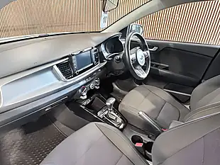 Used 2019 Kia Rio 2 White - Interior and Exterior details 12