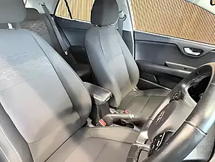 Used 2019 Kia Rio 2 White - Interior and Exterior details 14