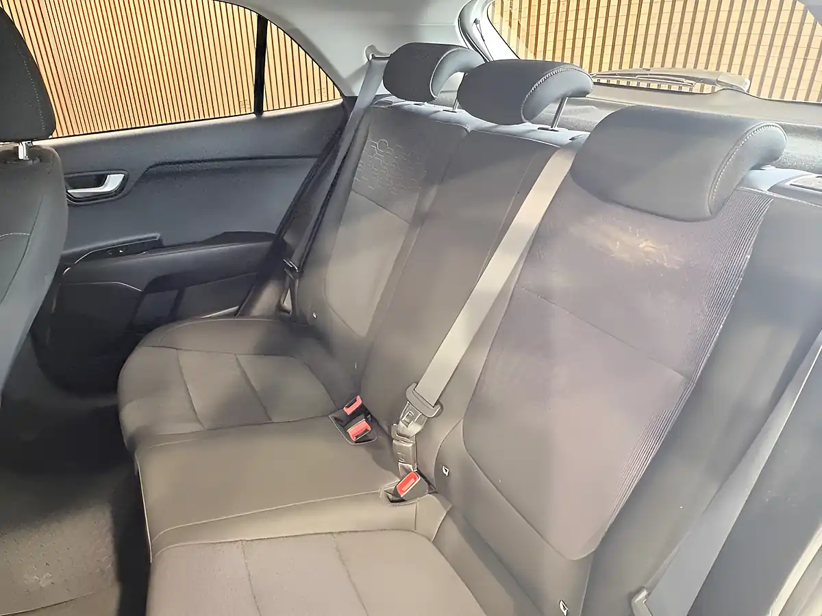Used 2019 Kia Rio 2 White - Interior and Exterior details 15