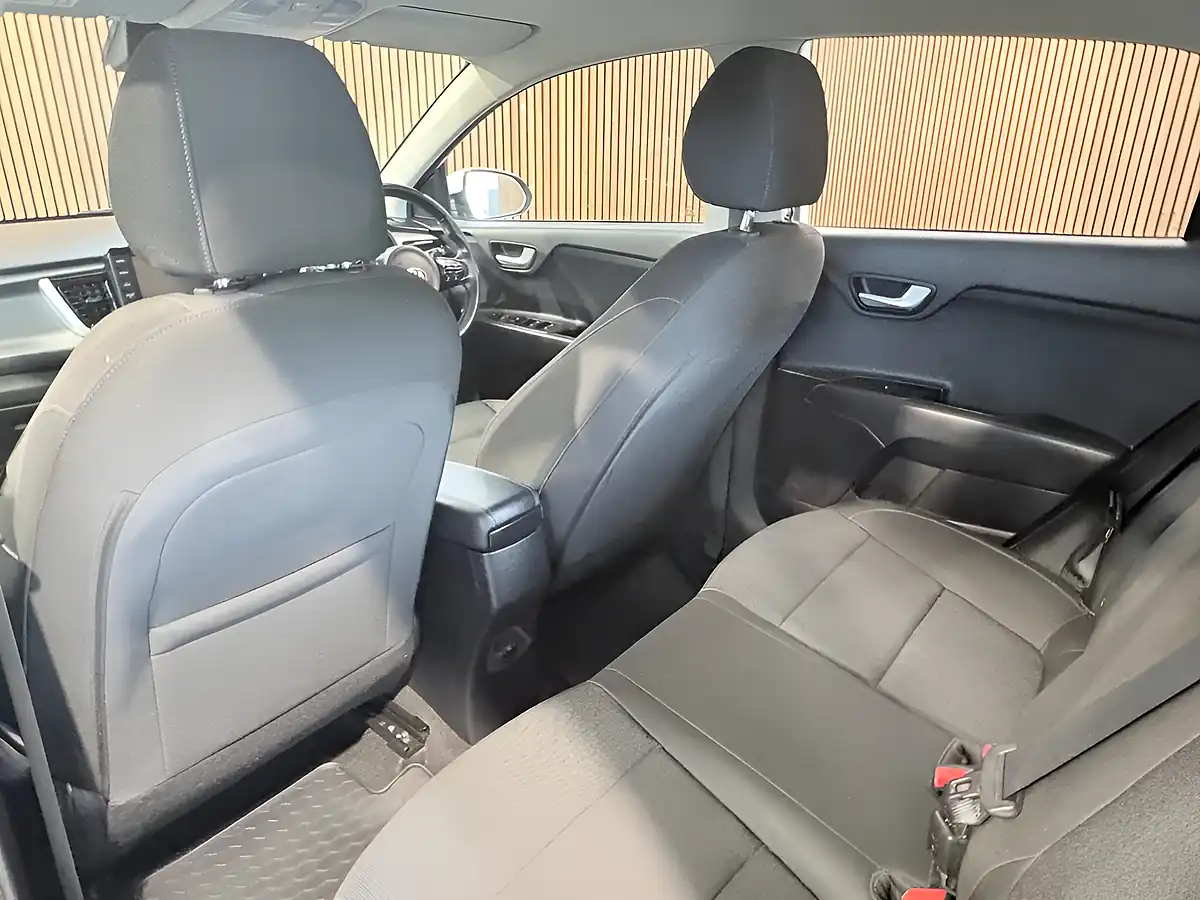 Used 2019 Kia Rio 2 White - Interior and Exterior details 16