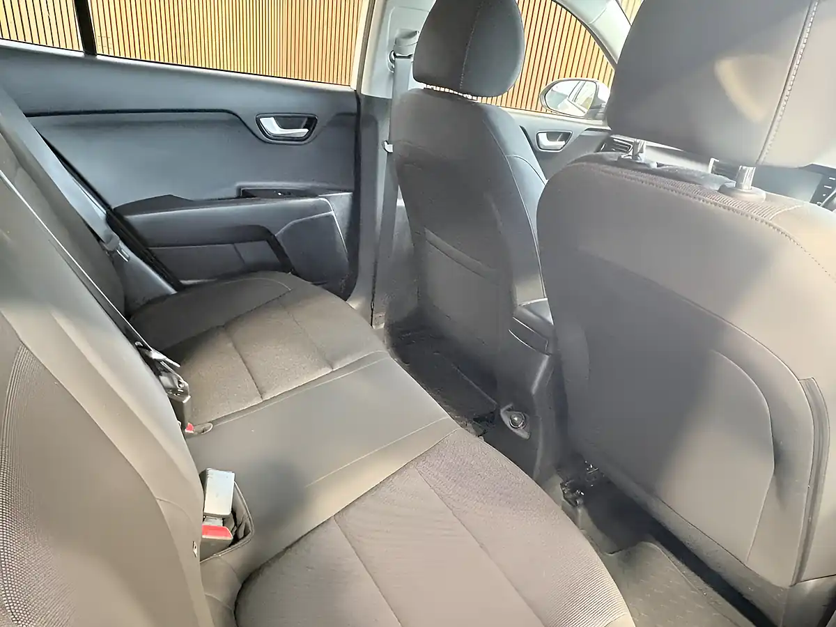 Used 2019 Kia Rio 2 White - Interior and Exterior details 18